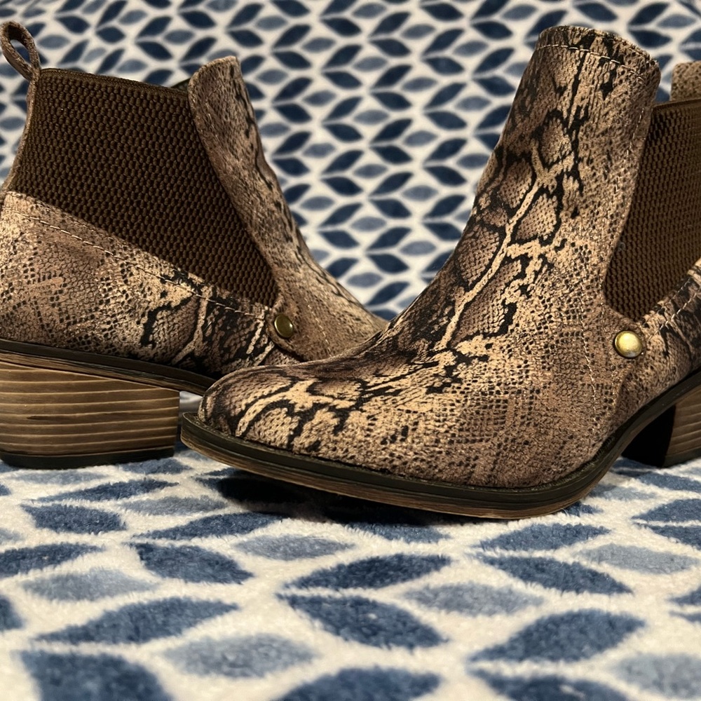 Snake skin design ankle booties